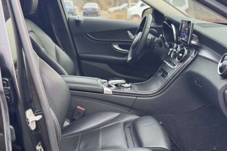奔驰C级 2015款 C 180 L 运动型中控内饰7004