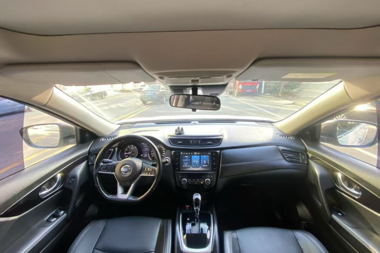 日产 奇骏 2021款 2.0L CVT 2WD XL ITS舒适纪念版中控内饰7005