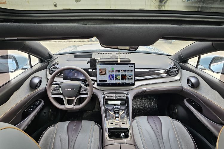 比亚迪 护卫舰07 2023款 DM-i 100KM 尊贵型中控内饰7004