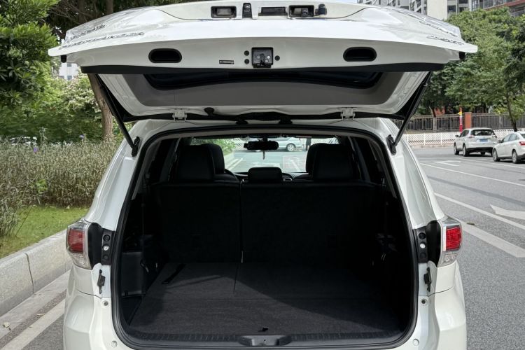 丰田 汉兰达 2017款 2.0T 两驱豪华版 7座车身外观6009