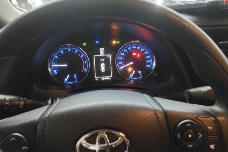 丰田 雷凌 2018款 185T CVT尊贵版 国V中控内饰15