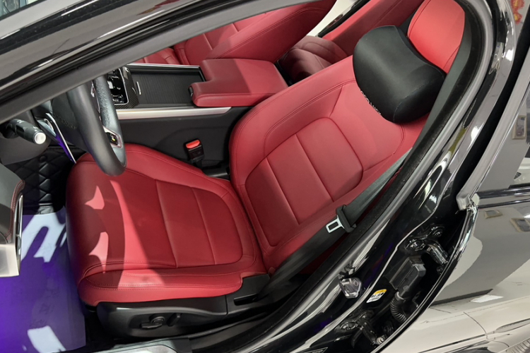 捷豹XEL 2024款 2.0T 250PS R-DYNAMIC S耀黑运动版局部细节19