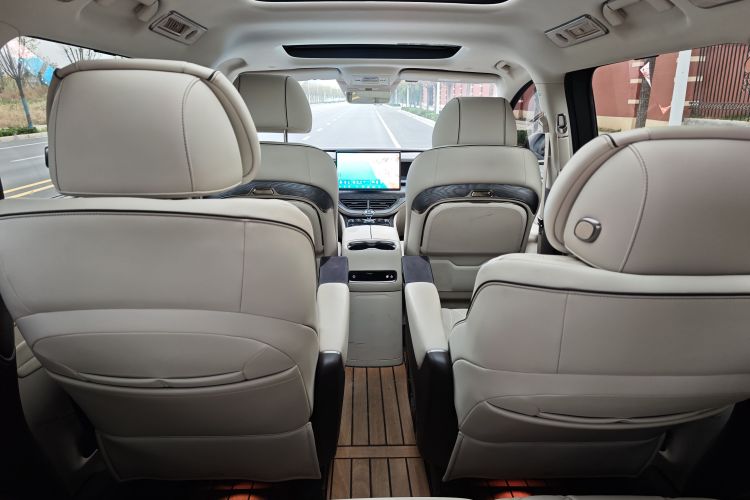 腾势D9 2024款 EV 620 尊享型中控内饰7006