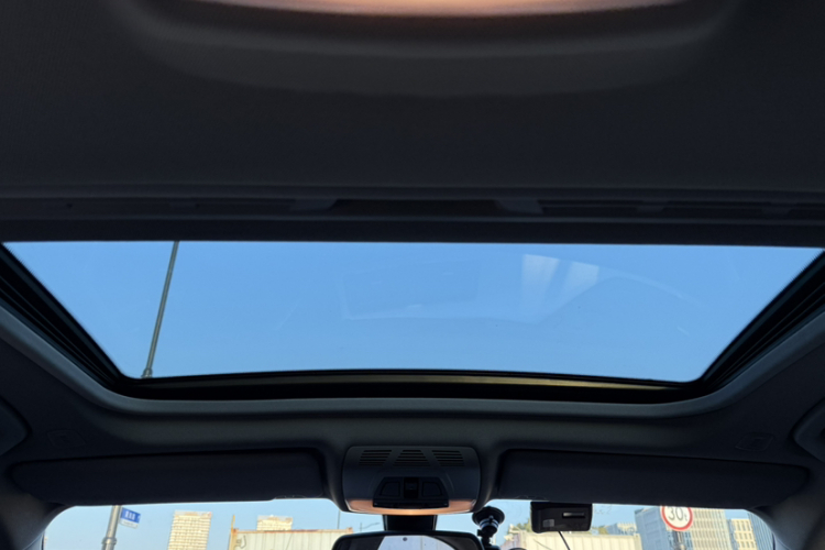 宝马3系 2014款 320i 时尚型中控内饰7012