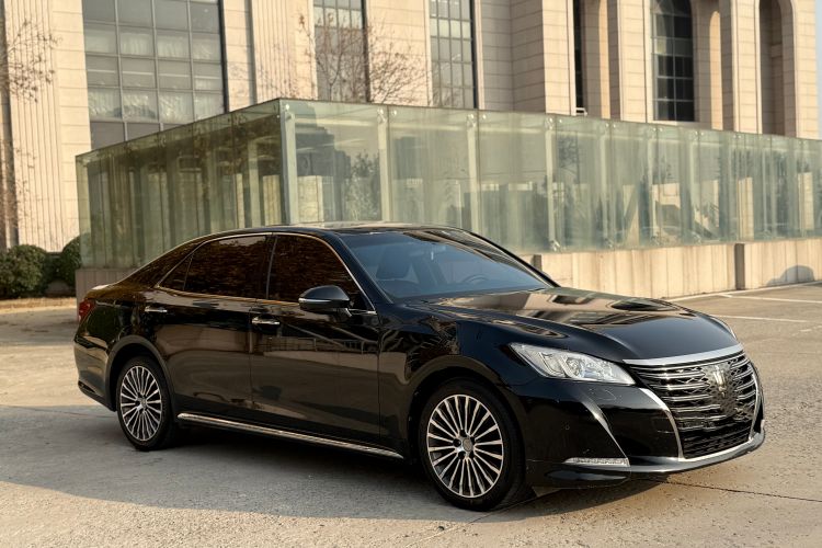 丰田 皇冠 2018款 2.0T 运动版车身外观6002