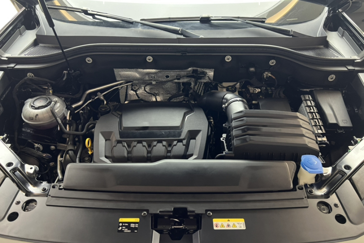 大众 途昂 2024款 380TSI 四驱龙祥版中控内饰7010