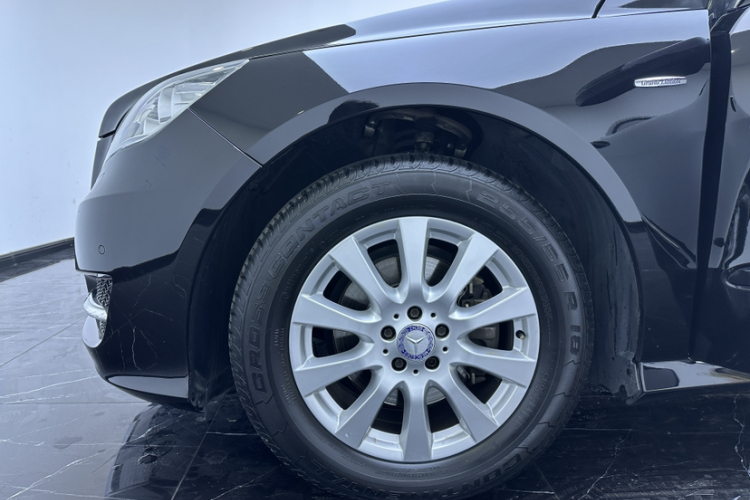 奔驰R级 2017款 R 320 4MATIC 商务型臻藏版局部细节9001