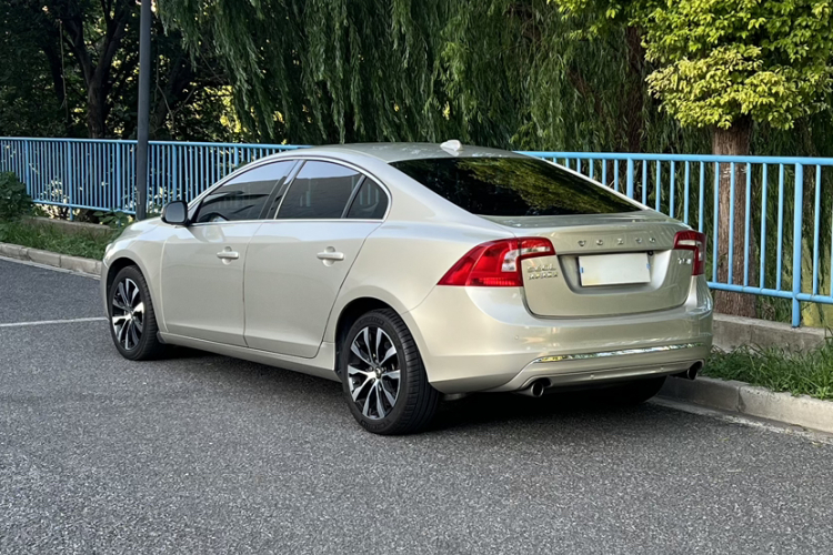 沃尔沃S60 2019款 S60L 改款 T5 智进进阶版车身外观6008