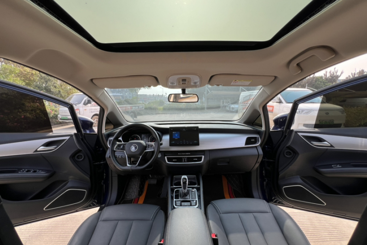 比亚迪 宋MAX 2021款 升级版 1.5T 自动豪华型 7座中控内饰7005