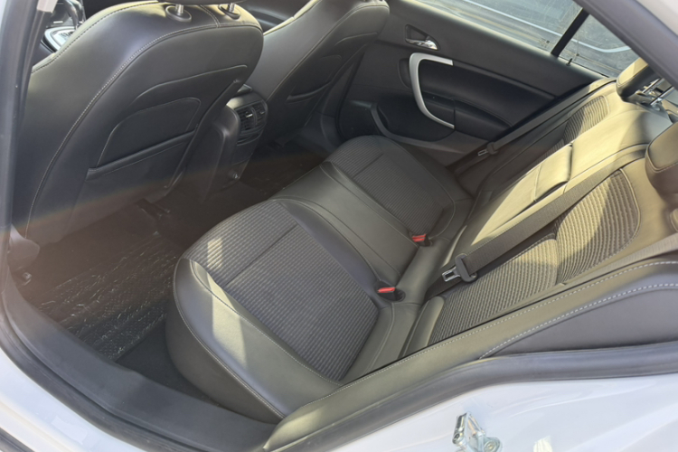 别克 君威 2015款 1.6T 领先技术型局部细节9008