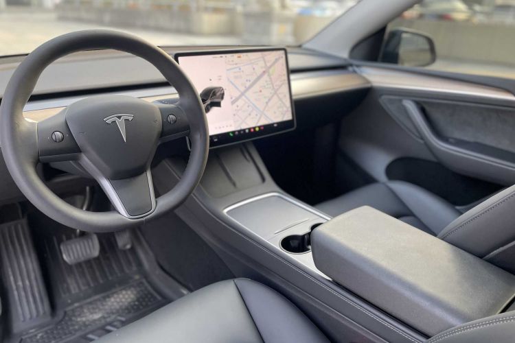 特斯拉 Model Y 2021款 标准续航后驱版中控内饰7001