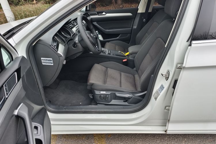 大众 蔚揽 2017款 280TSI 两驱舒行版中控内饰7004