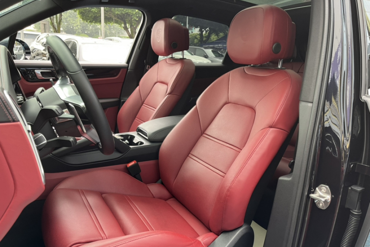 保时捷 2019款 Cayenne 3.0T中控内饰7011