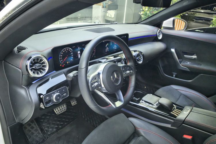 奔驰CLA 2022款 改款 CLA 200 猎跑车中控内饰7004