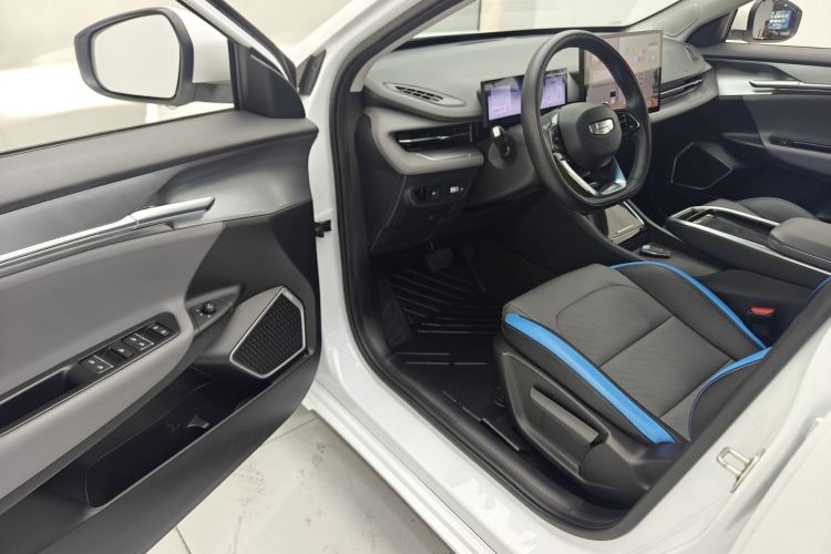 吉利几何G6 2022款 480 新智型中控内饰7003