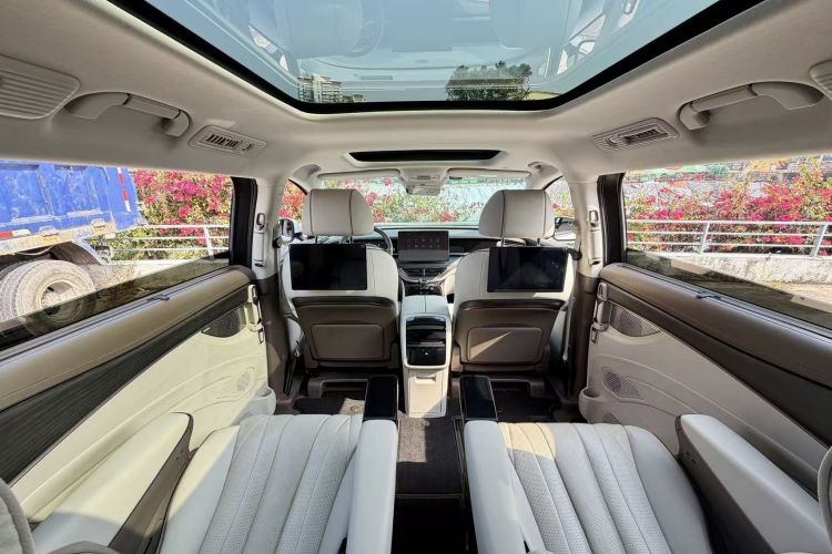 腾势D9 2022款 DM-i 970 四驱尊荣型中控内饰7005