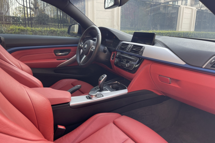 宝马4系 2019款 425i M运动曜夜版中控内饰7002