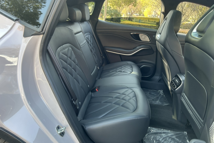 飞凡汽车 飞凡R7 2025款 长续版中控内饰7006