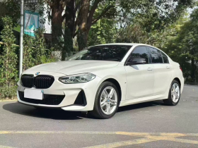 宝马1系 2021款 改款 120i M运动曜夜版