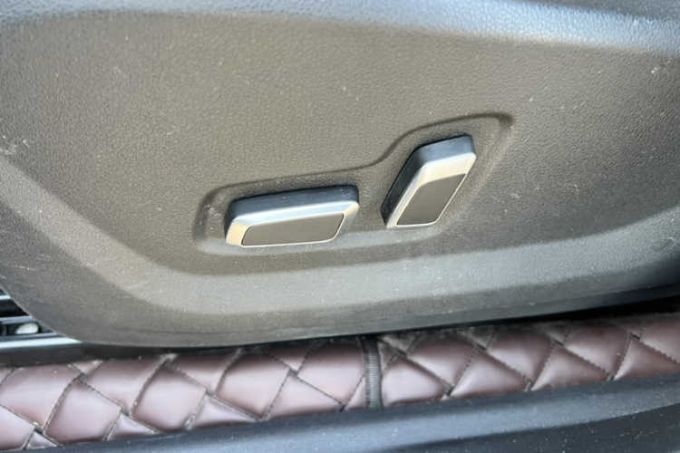 思皓QX 2021款 300T DCT追光版局部细节9003