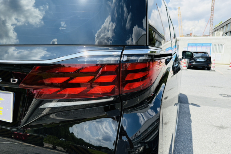 丰田 埃尔法 2024款 双擎 2.5L 尊贵版车身外观6001