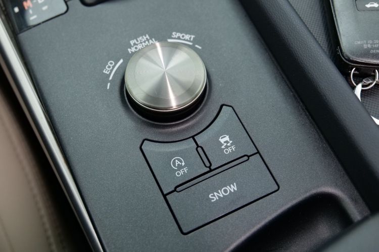 雷克萨斯IS 2017款 300 领先版中控内饰7009