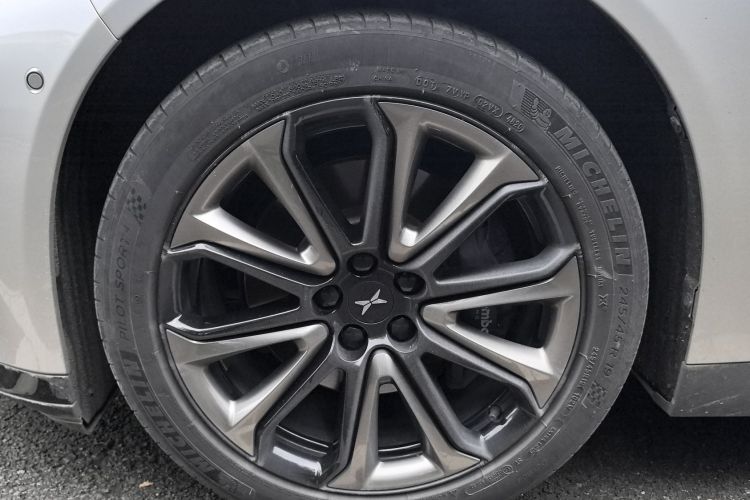 小鹏P7 2020款 670E车身外观6008