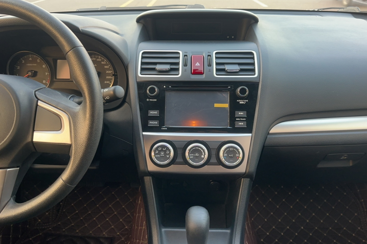 斯巴鲁XV 2016款 2.0i 进取版局部细节16