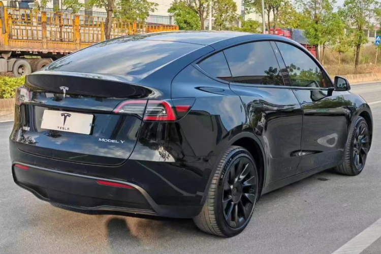 特斯拉 Model Y 2022款 改款 后轮驱动版车身外观6005