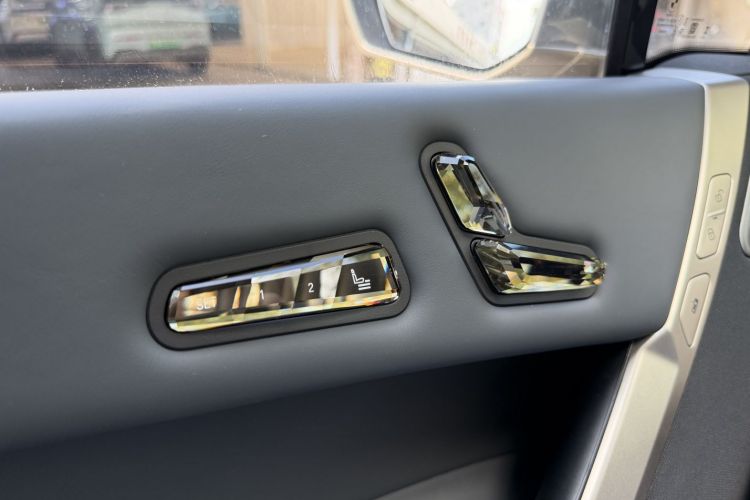 宝马iX 2022款 M60局部细节9003