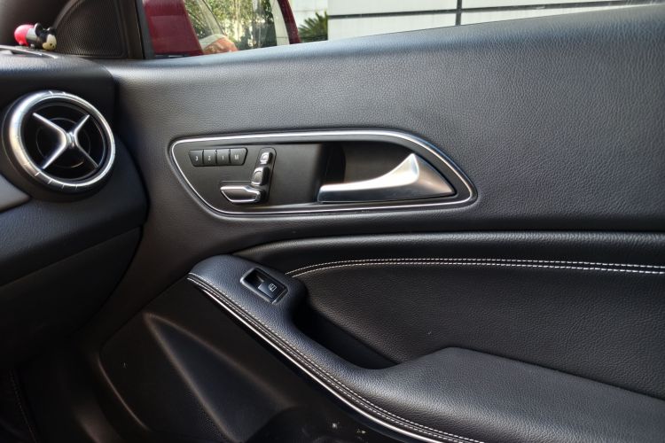 奔驰CLA 2018款 CLA 200 时尚型中控内饰7003