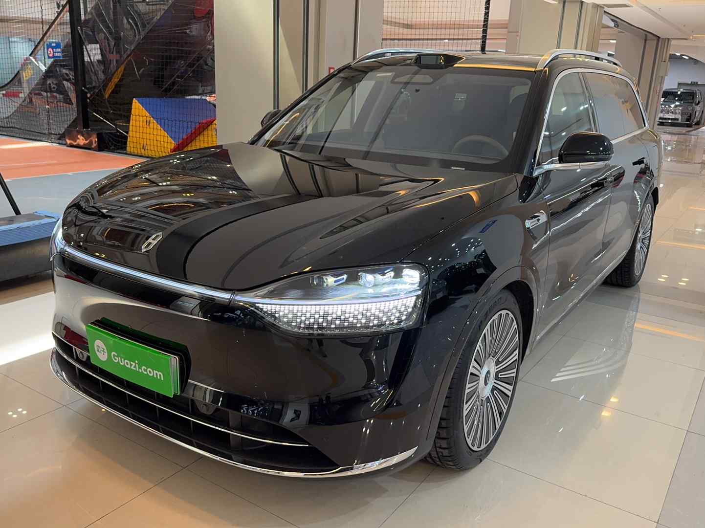 鸿蒙智行 问界M9 2025款 增程 Ultra版 52kWh 5座版 (192线激光雷达）(2)