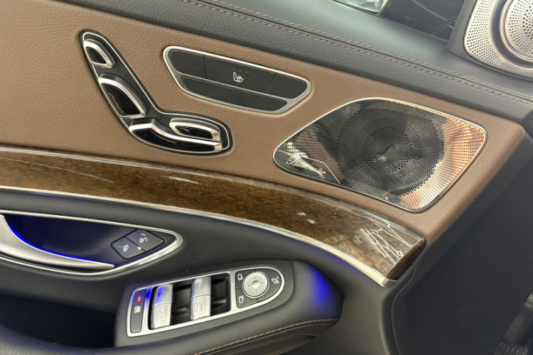 奔驰S级 2014款 S 320 L 商务型中控内饰7012