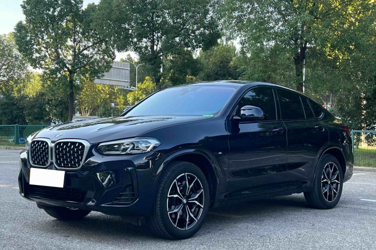 宝马X4 2022款 xDrive 25i M运动套装车身外观1