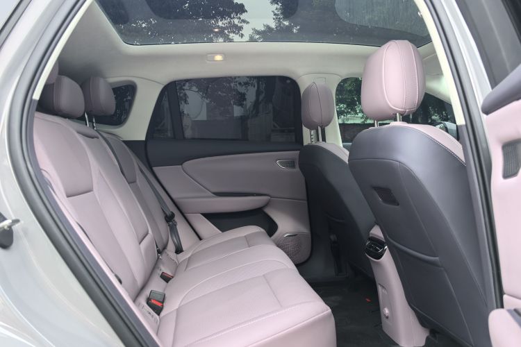 红旗天工06 2025款 520 智选版中控内饰7006