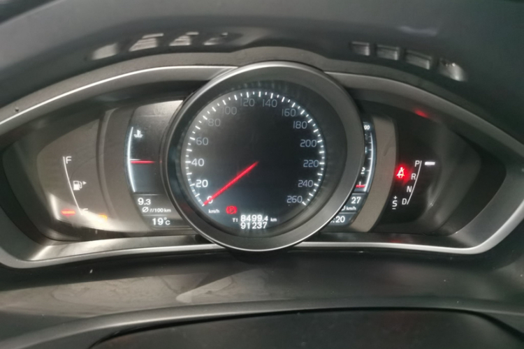 沃尔沃V40 2015款 1.6T 智雅版中控内饰15