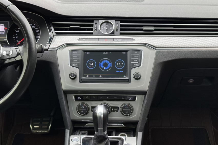 大众 蔚揽 2017款 380TSI 四驱拓行版中控内饰7004