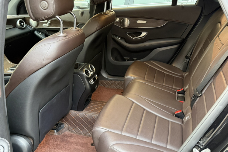 奔驰GLC 2022款 改款 GLC 300 L 4MATIC 动感型中控内饰7006