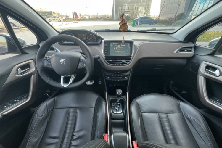 标致2008 2014款 1.6L 自动领航版中控内饰7001