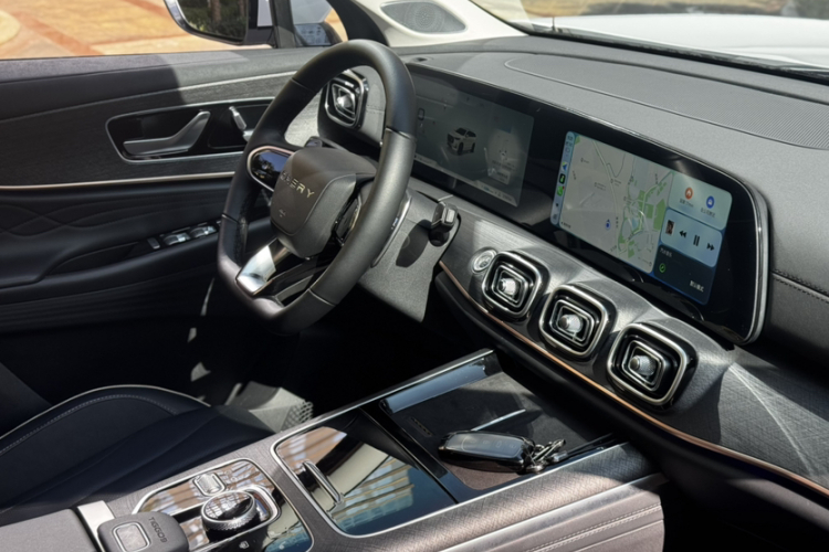 奇瑞 瑞虎9 2023款 改款 2.0T 自动两驱豪华版 5座中控内饰7015