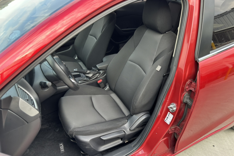 马自达3 昂克赛拉 2017款 三厢 1.5L 手动舒适型 国V中控内饰7003