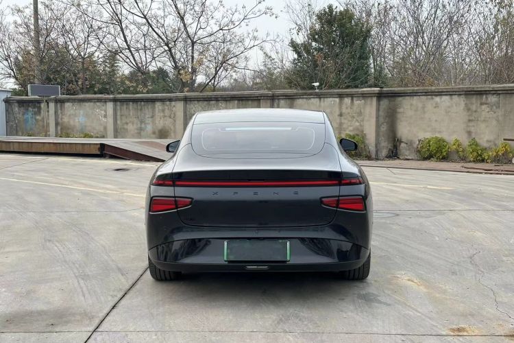 小鹏P7 2023款 P7i 702 Pro车身外观6007