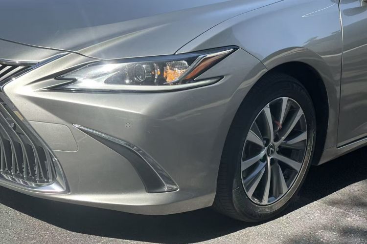 雷克萨斯ES 2018款 300h 卓越版 国V车身外观6003