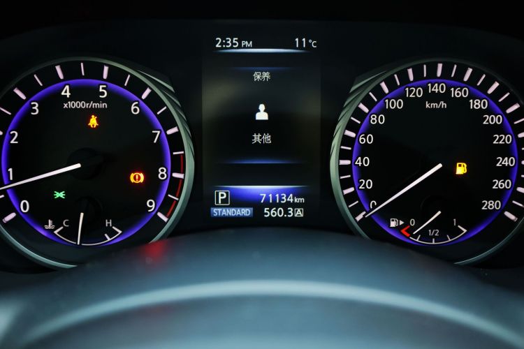 英菲尼迪Q50 2014款 3.7L 豪华运动版中控内饰15