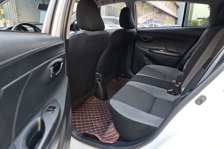 丰田 威驰FS 2021款 1.5L CVT锋驰版中控内饰7002