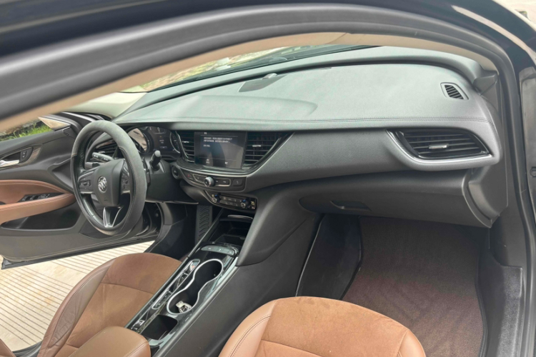 别克 君威 2020款 552T 豪华型中控内饰7006