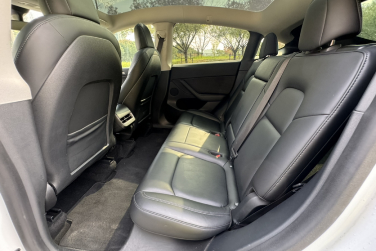 特斯拉 Model Y 2021款 标准续航后驱版中控内饰7004