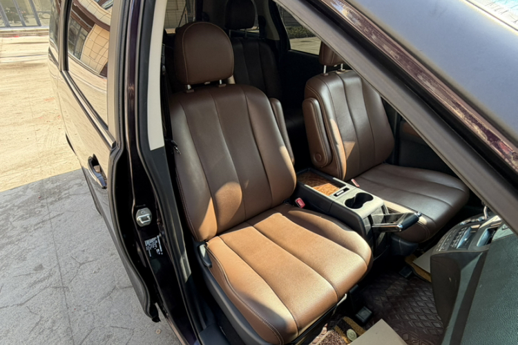 比亚迪M6 2015款 2.4L 自动豪华型中控内饰7004