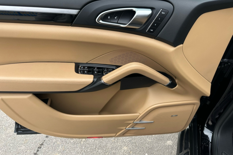 保时捷 2015款 Cayenne 3.0T中控内饰7013