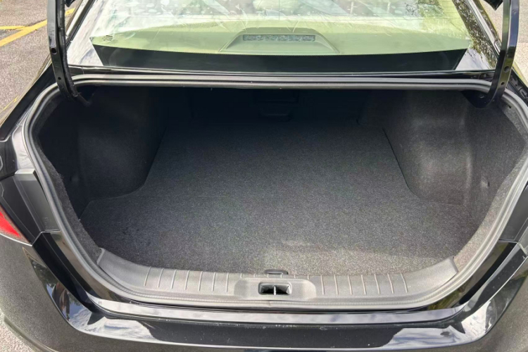 日产 天籁 2020款 2.0L XL 舒适版中控内饰7012